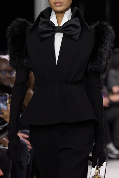 Look 9